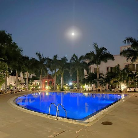 A S Hotels Khajuraho Bagian luar foto