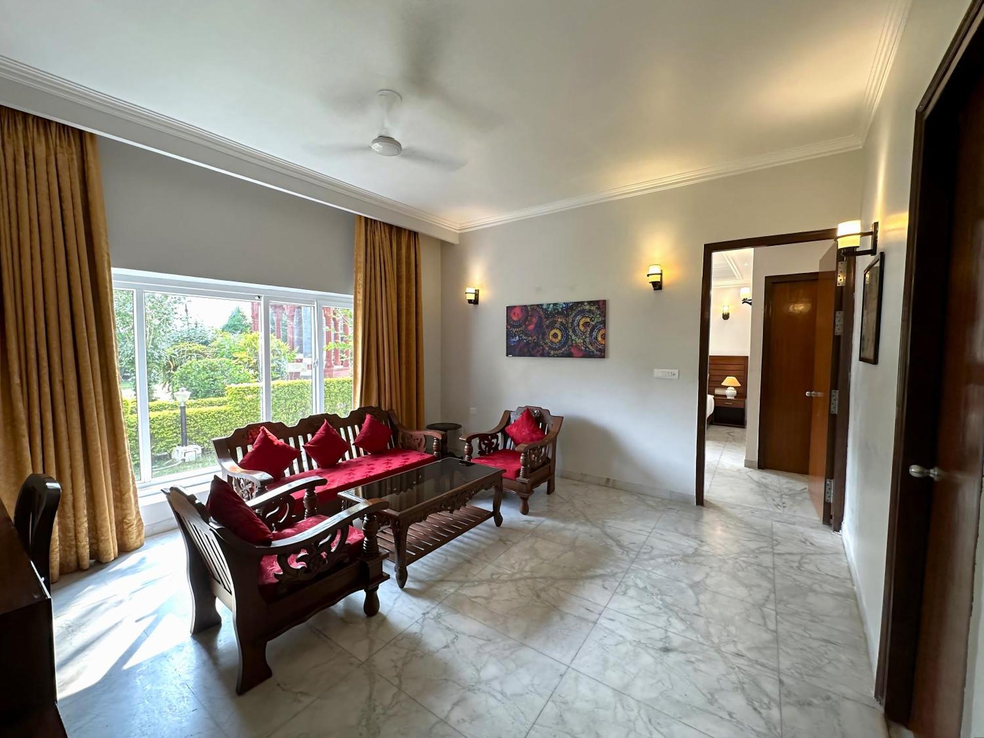A S Hotels Khajuraho Bagian luar foto