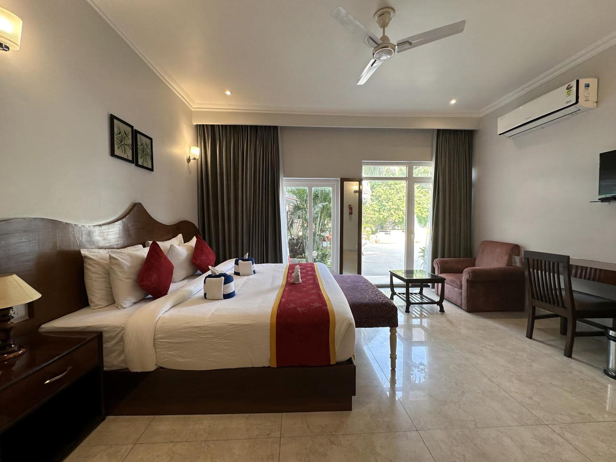 A S Hotels Khajuraho Bagian luar foto