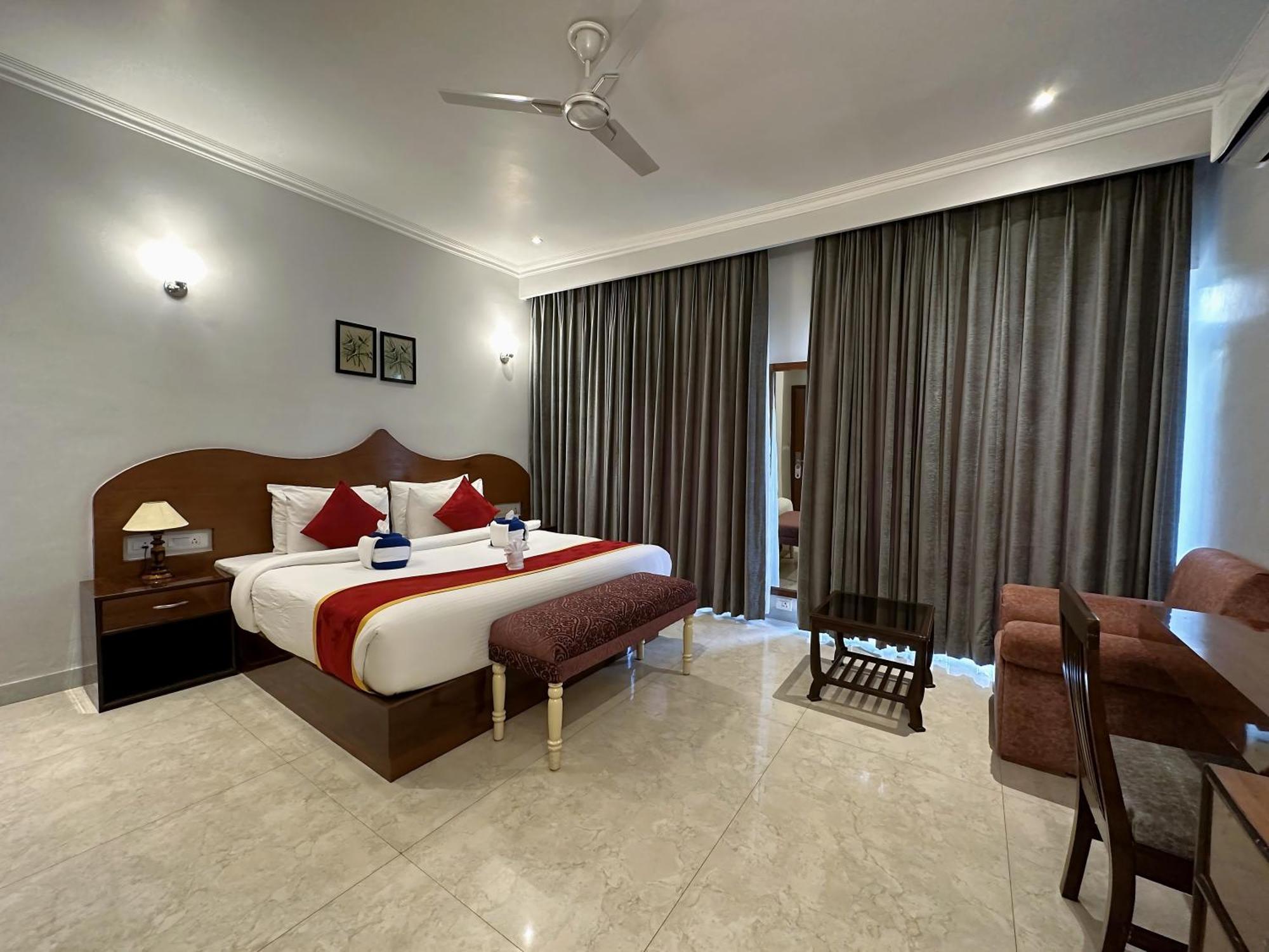 A S Hotels Khajuraho Bagian luar foto