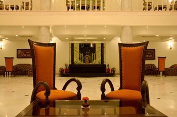 A S Hotels Khajuraho Bagian luar foto