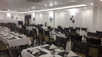 A S Hotels Khajuraho Bagian luar foto
